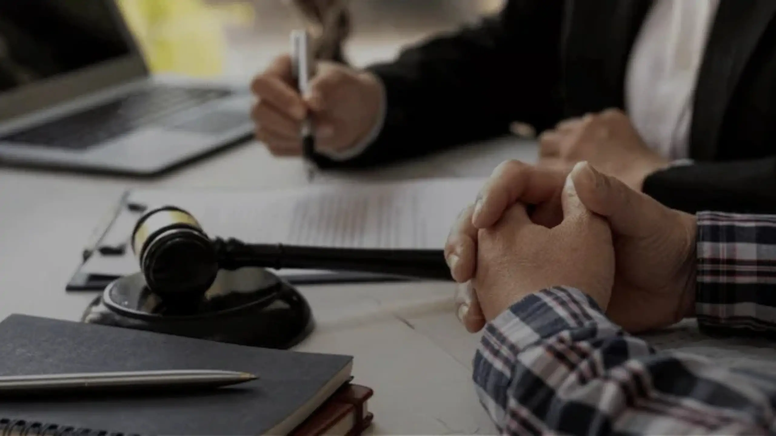 Cirurgião Plástico Vence Ação por Insatisfação com Cicatrizes