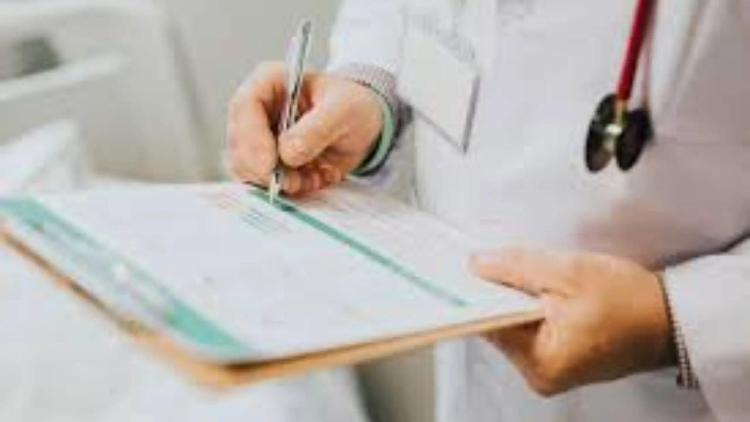 CFM regulamenta emissão de atestados médicos