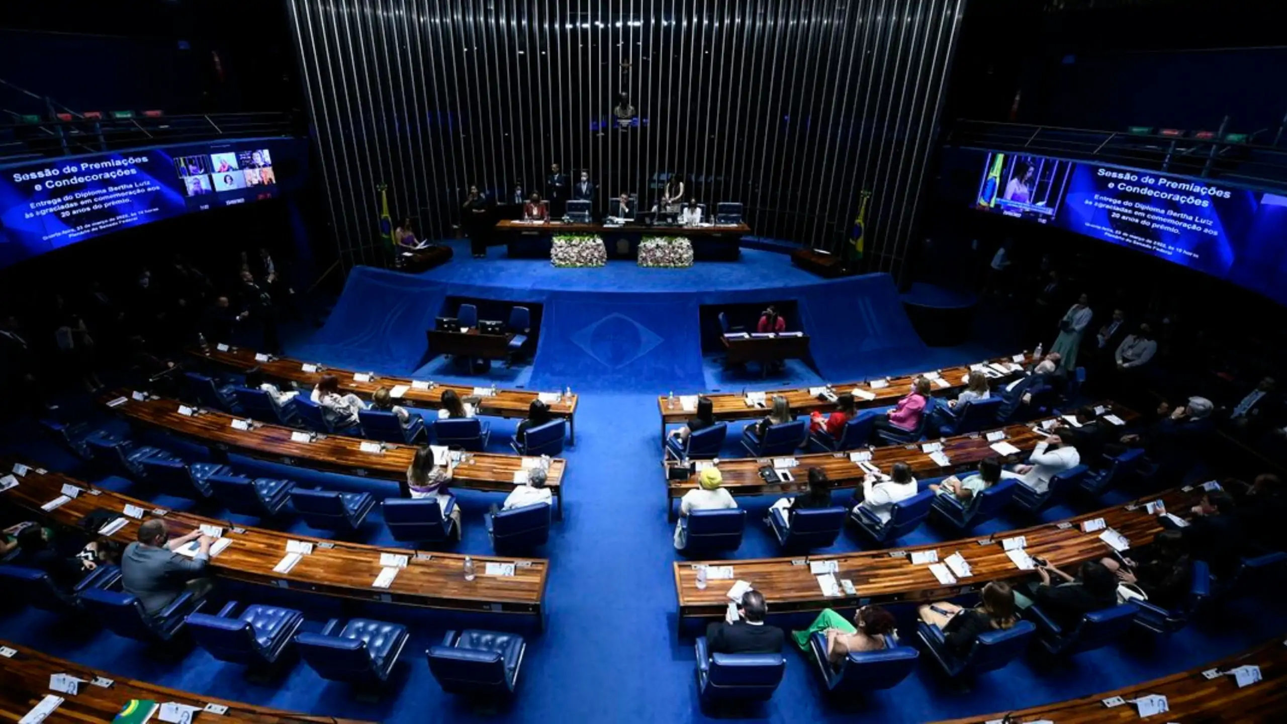 Novas Associações na Vigência da Lei Complementar 213/2025: Possibilidade ou Proibição?