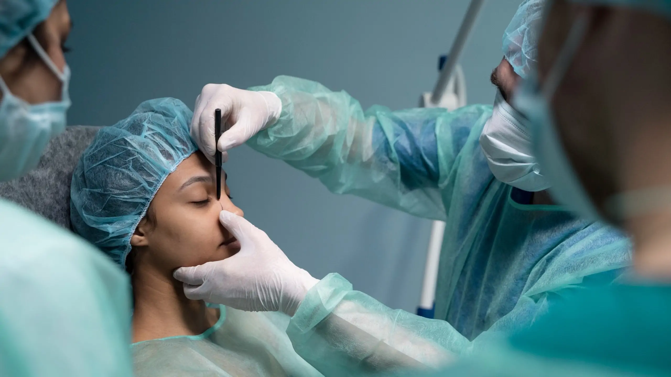 TJMG reforma sentença e absolve cirurgião plástico em ação por suposto erro médico